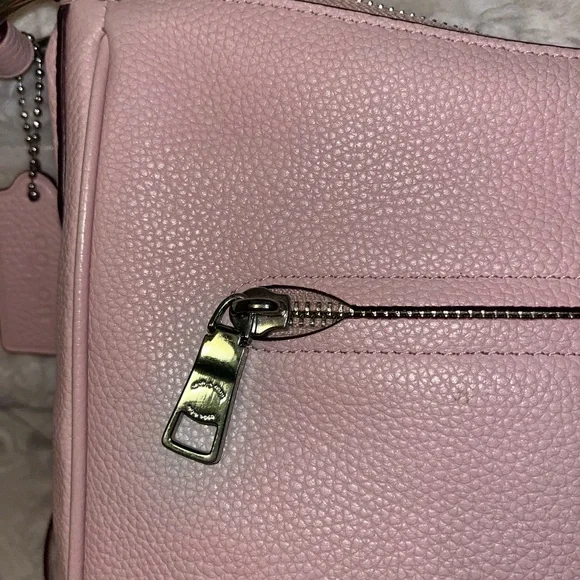 Coach Women's Ellie File Top Zip Crossbody Bag in Pebbled Leather (Lilac) - Picture 6 of 8